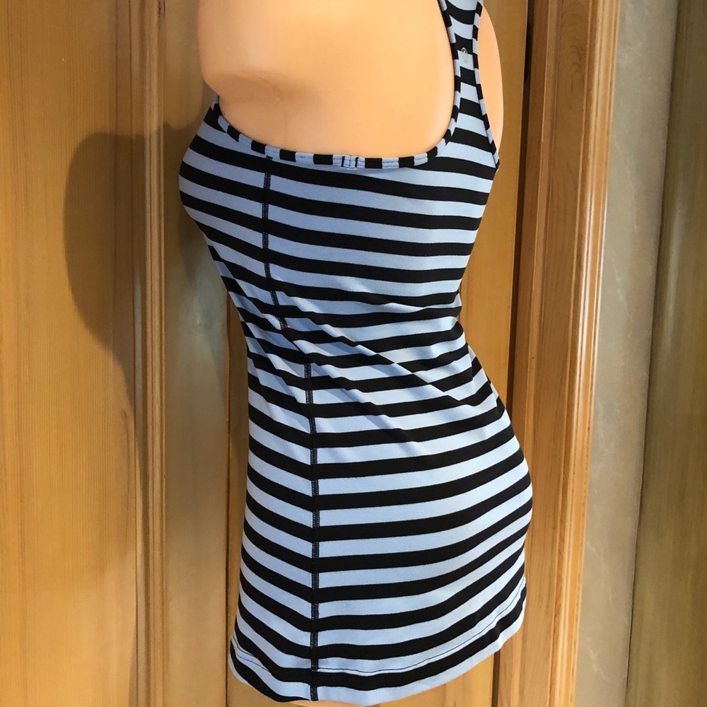 Lululemon tank - Picture 4 of 4